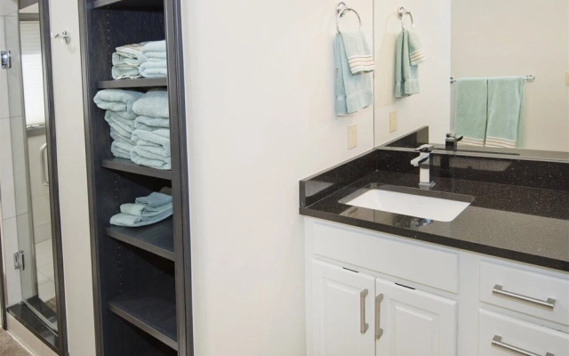 Glacier Court 1824 A