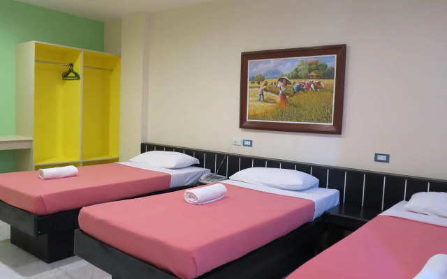 Royale House Hotel Davao powered by Cocotel