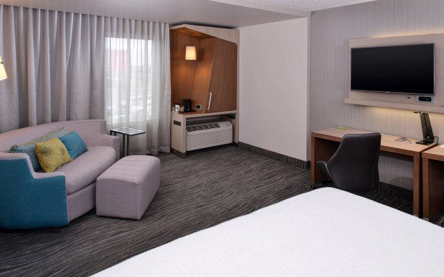 Courtyard by Marriott Saskatoon Airport