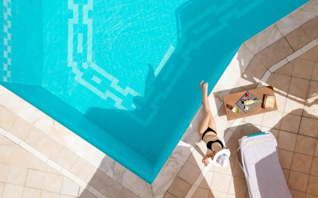 Mitsis Petit Palais Beach Hotel