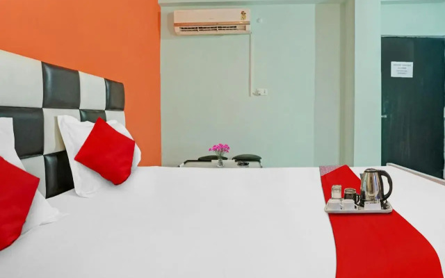 Oyo 703347 Ab Hotel