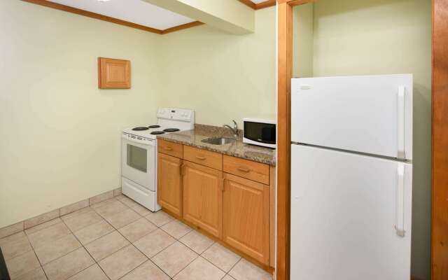 Travelodge by Wyndham Golden Sportsman Lodge