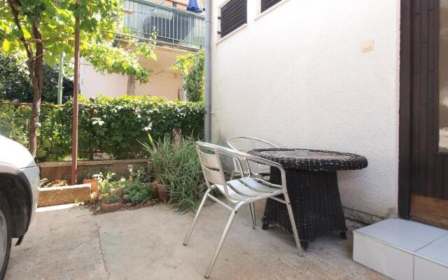 Apartment 695