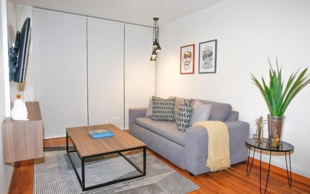 Trendy Host Canvas, Miraflores