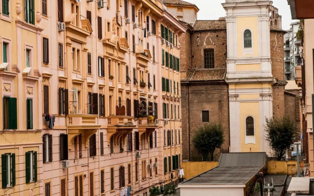 Vatican Museums Roomy Apartment