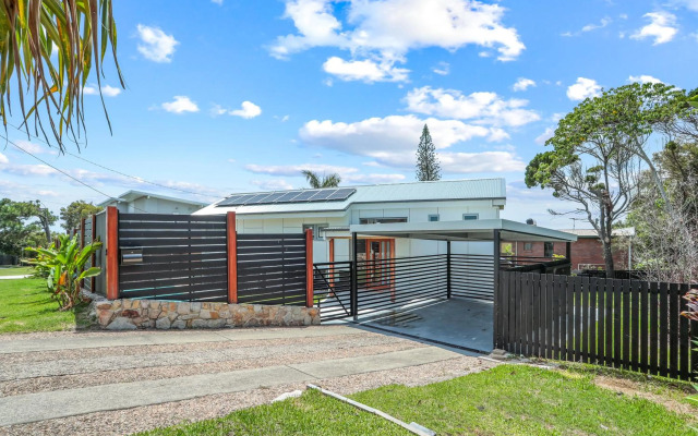 Luxe Coastal Abode, Marcus Beach