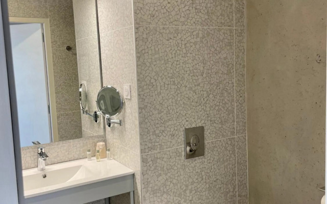 Golden Tulip Martigues Provence