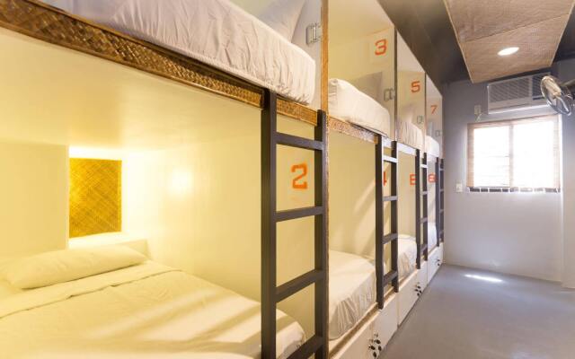 MNL Beach Hostel Boracay