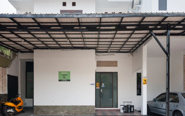 Urbanview Don Juan Pondok Gede by RedDoorz