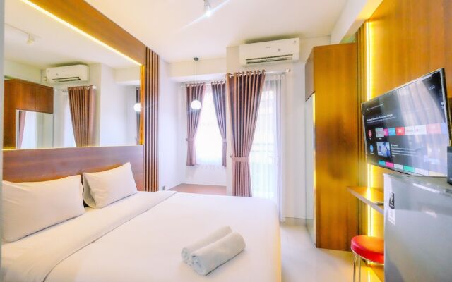Restful And Minimalist Studio Transpark Cibubur Apartment