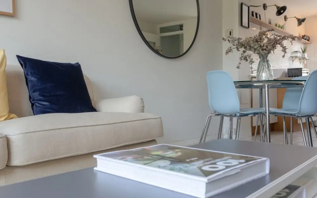 Amazing 2 Bedroom House in Putney