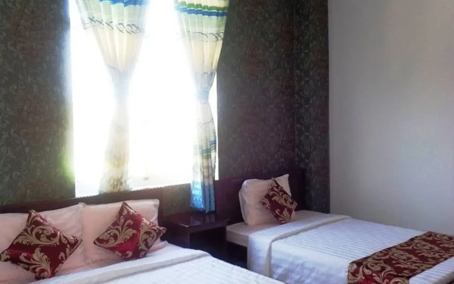 Thi Long Phung Hotel