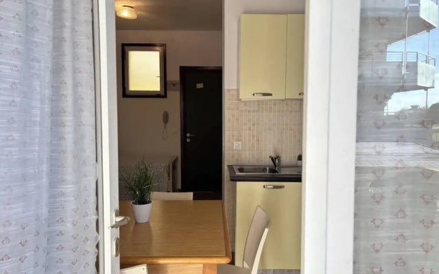 Nice Studio With Side sea View
