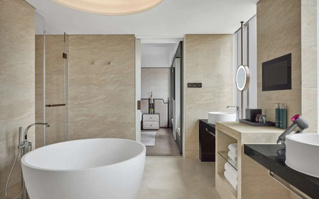 Hilton Shanghai City Center