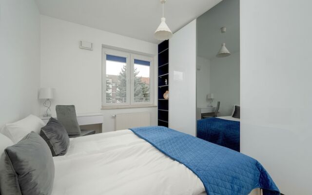 Klimasa White&blue Apartment by Renters