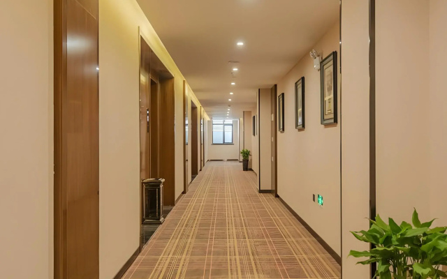 GME Hefei Qianshan North Road Phoenix City Hotel