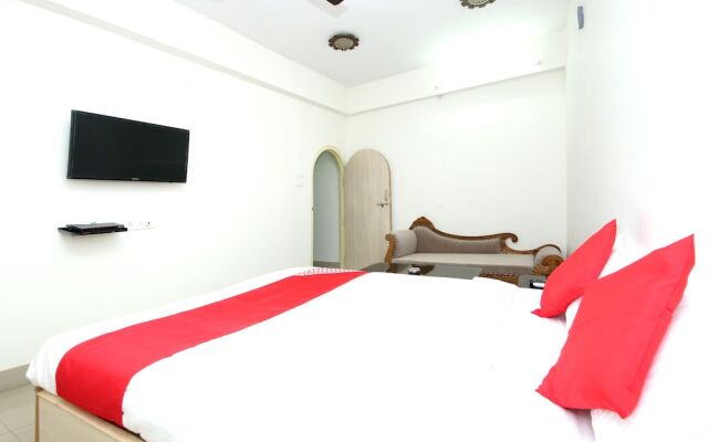OYO 25064 Chandrika