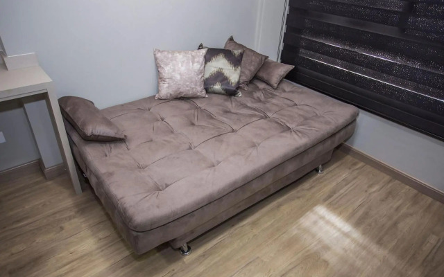 Studio com Cama e Sofá-Cama de Casal - ALL2011