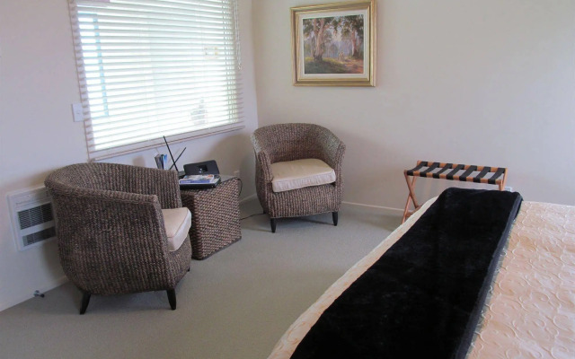 Nicara Lakeside Lodge