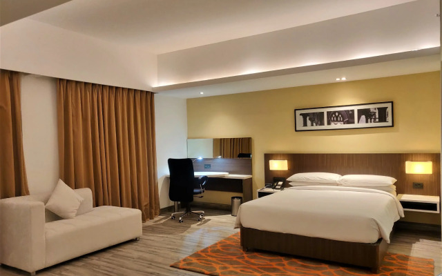 Holiday Inn Express Ahmedabad Ashram Road