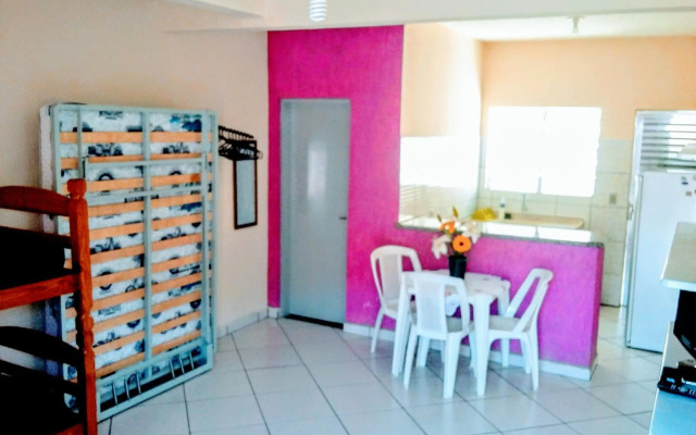 Kitnets Gracimar à 300mts Martin de Sá Caraguatatuba