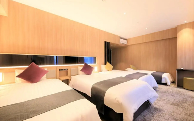 Quintessa Hotel Fukuoka Tenjin Comic & Books