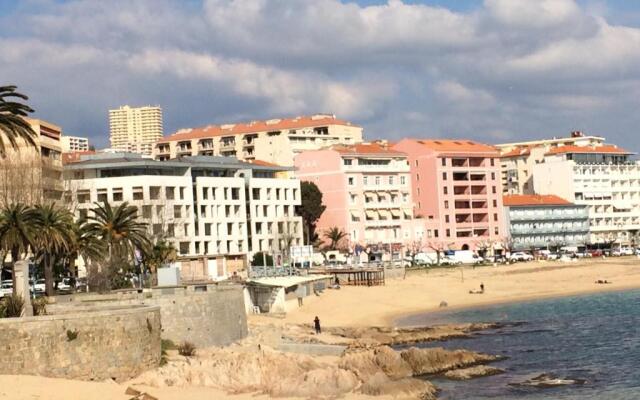 Studio les pieds dans l'eau Plage du Trottel
