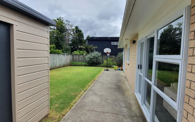 Cheerful 3BR Home - Free WiFi & Netflix