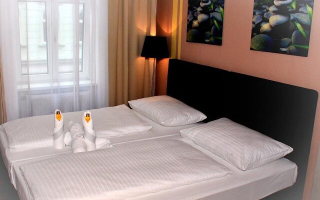 Early Bird Hotel