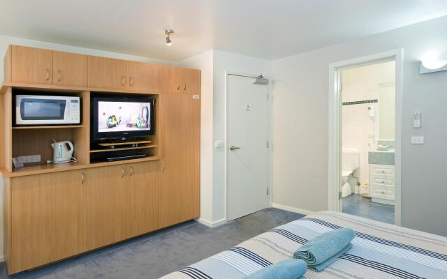 Anchorage Motel and Villas