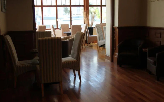 Palm Court Hotel