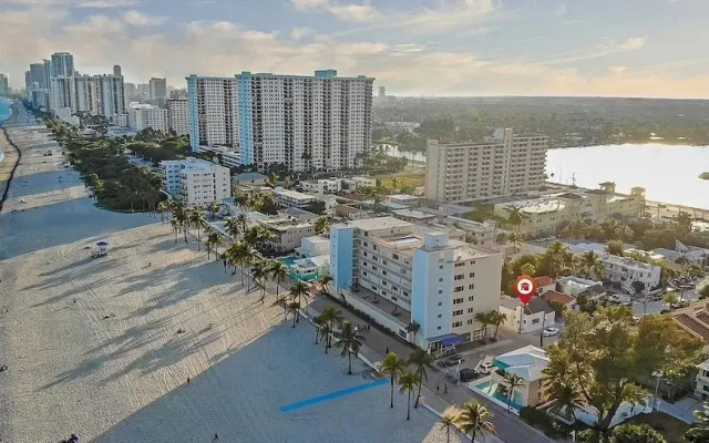 Casa Roselle 3 Bedroom on the beach