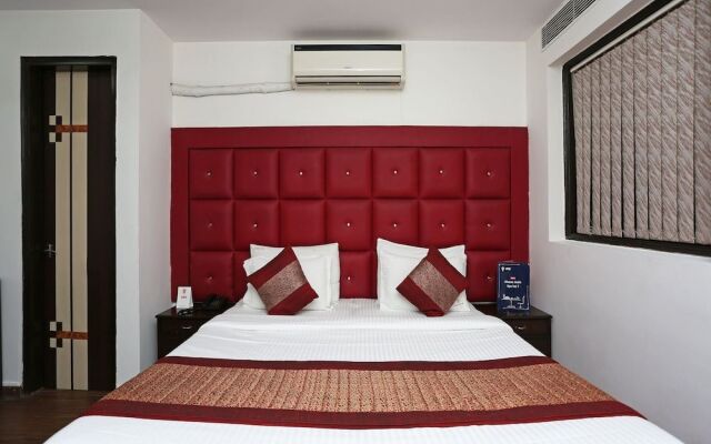 OYO 526 Hotel Asees Inn