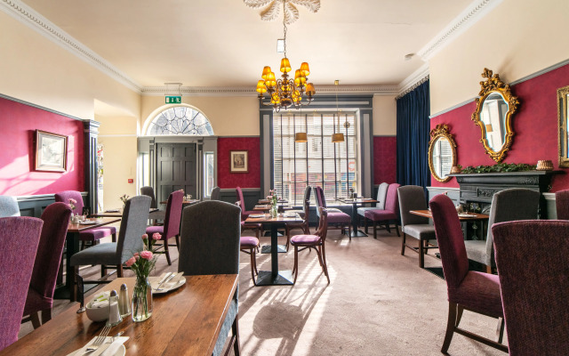 Castle Hotel
