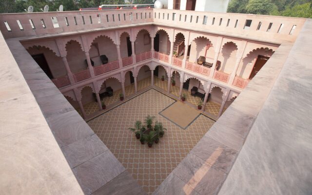 Alwar Bagh Sariska by Aamod