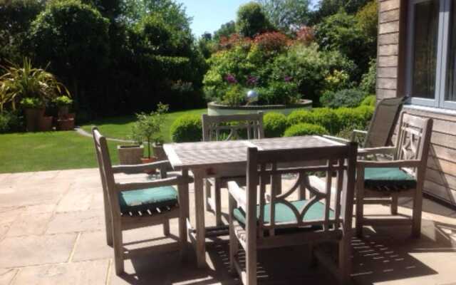 Stunning 5 Bed Garden Home - Oxford