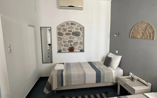 Elenis Studios & Apartments