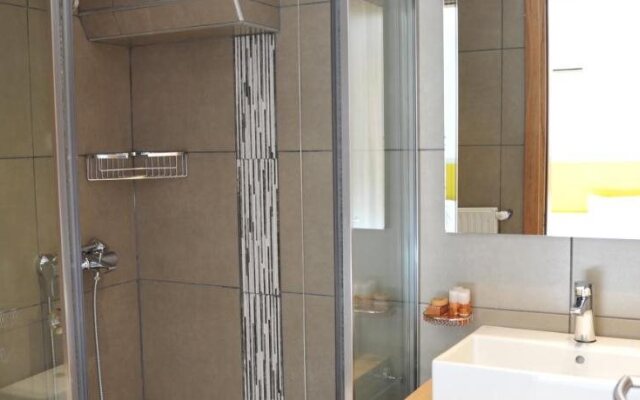 Mirivili Rooms & Suites Hotel