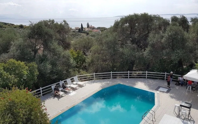 Olga's Sea View Studios -500m from Ipsos