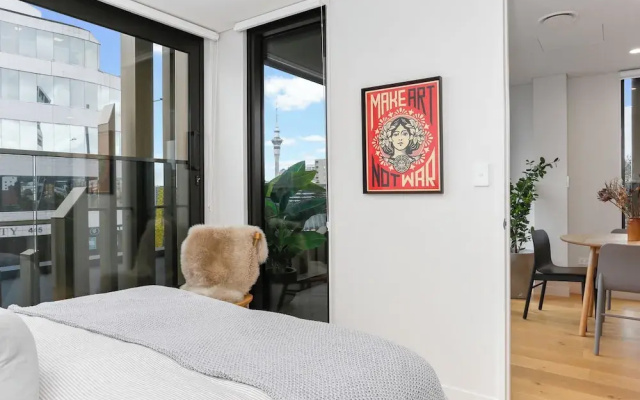 Lighthouse Apartments by Urban Rest