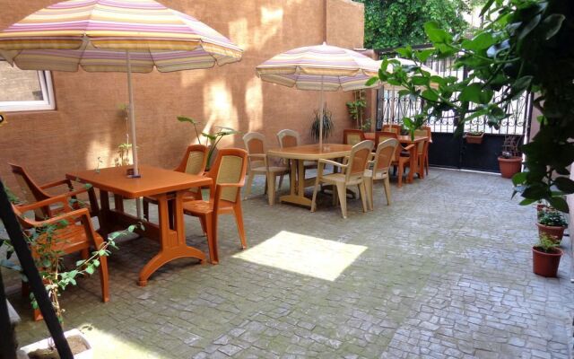 Old Meidan Hotel
