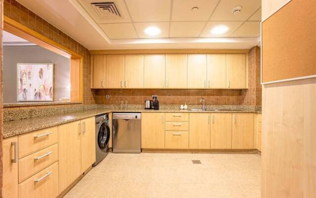 Spacious New Furnished 2br M Palm Jumeirah