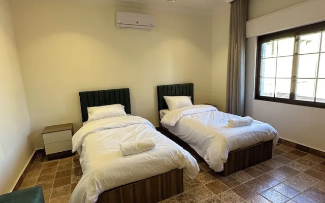 12 Antica Jabal Al Lweibdeh