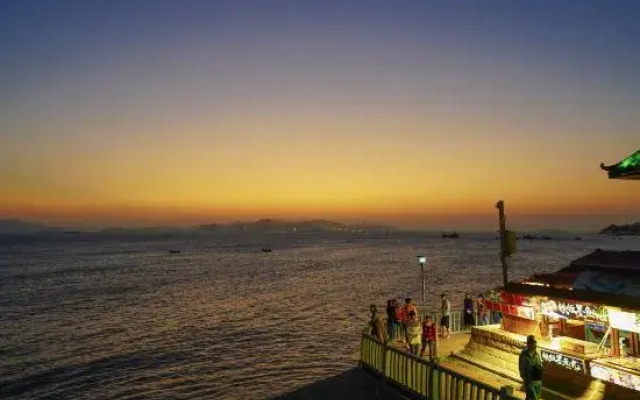 AMOY·Happiness Home Inn (Cozy Retreat Near the Sea, Huandao South Road)