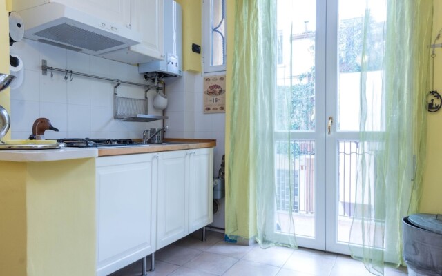 Altido Cozy Flat for 4 w/ Patio, Nearby Navigli