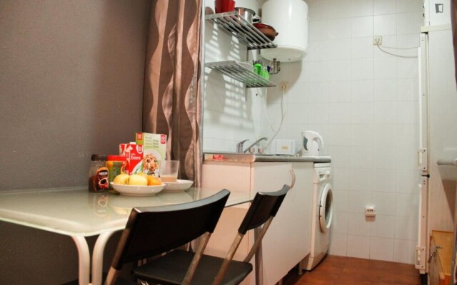 Studio in Madrid, With Wifi - 72 km From the Slopes