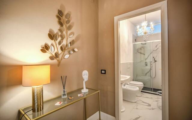 White Mirror  Apartment