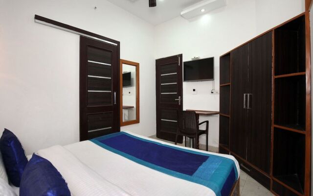 OYO 9956 Hotel Pelican Inn