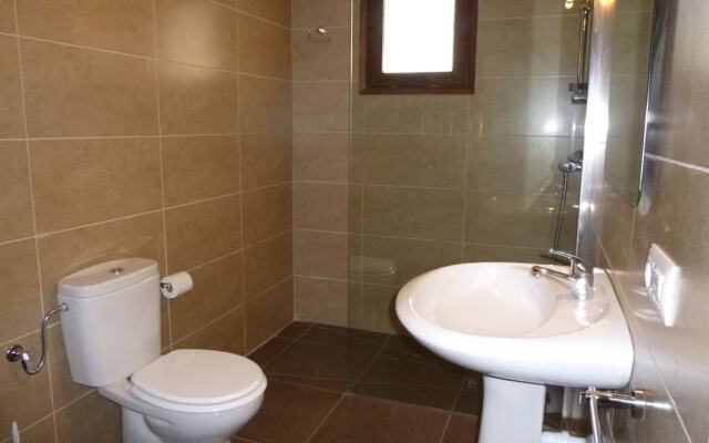 Spacious Holiday Home With Enclosed Garden in Empuriabrava