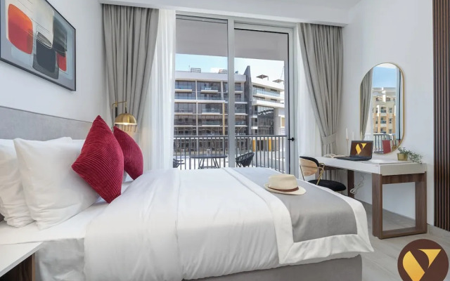 5 Mins Circle mal & 12 Mins Emirates Mal